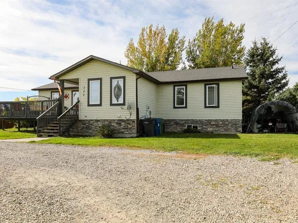 222 SE 3rd St W, Magrath, AB T0K 1J0
