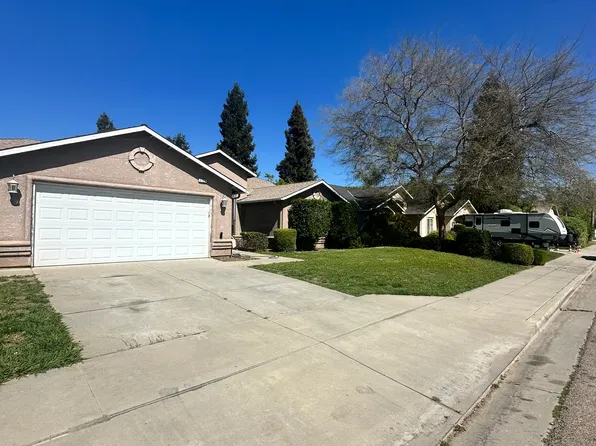 2129 W Park Dr, Madera, CA 93637