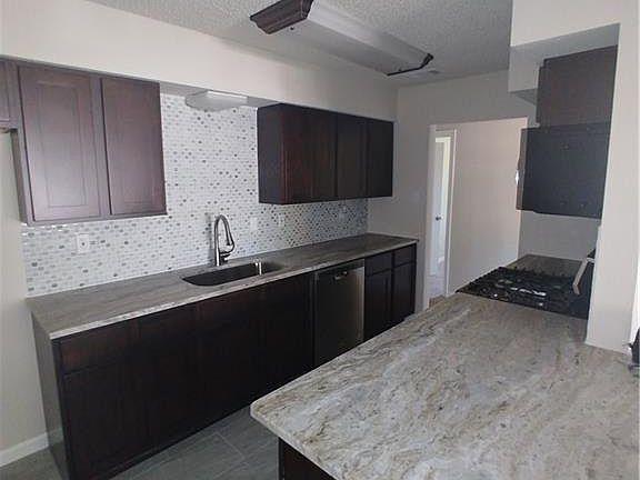 5th image of 333 Hilltop Ln