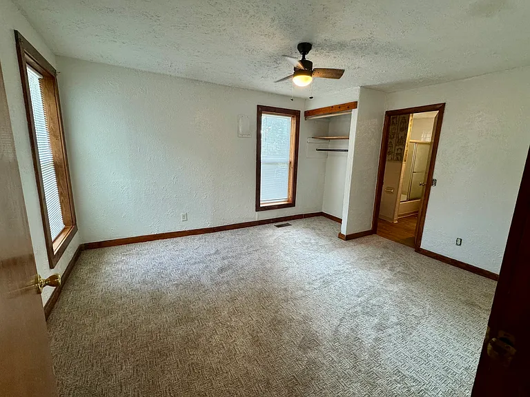 602 W Washington Ave — Photo 3