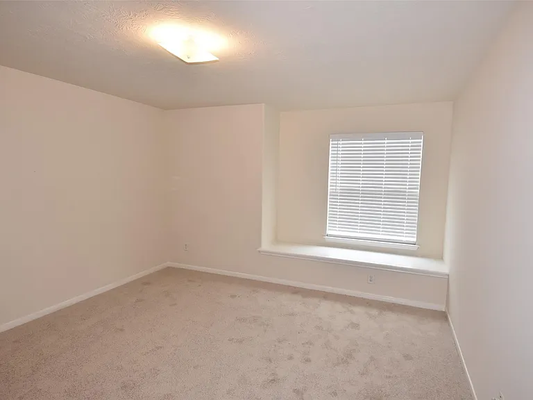 1035 Junction Ct — Photo 21