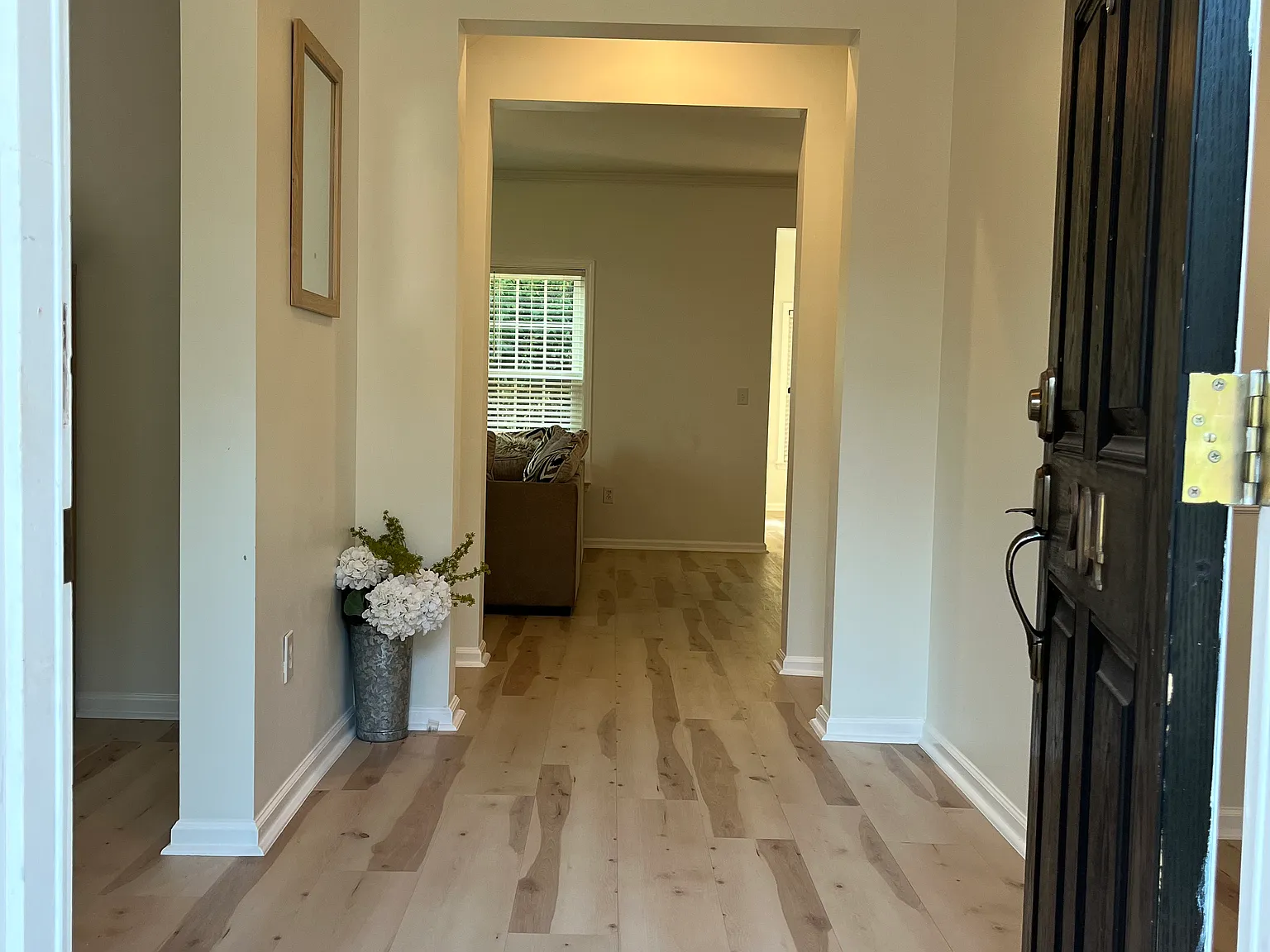 5 bed, 2673 sqft, $2,600 — Photo 3