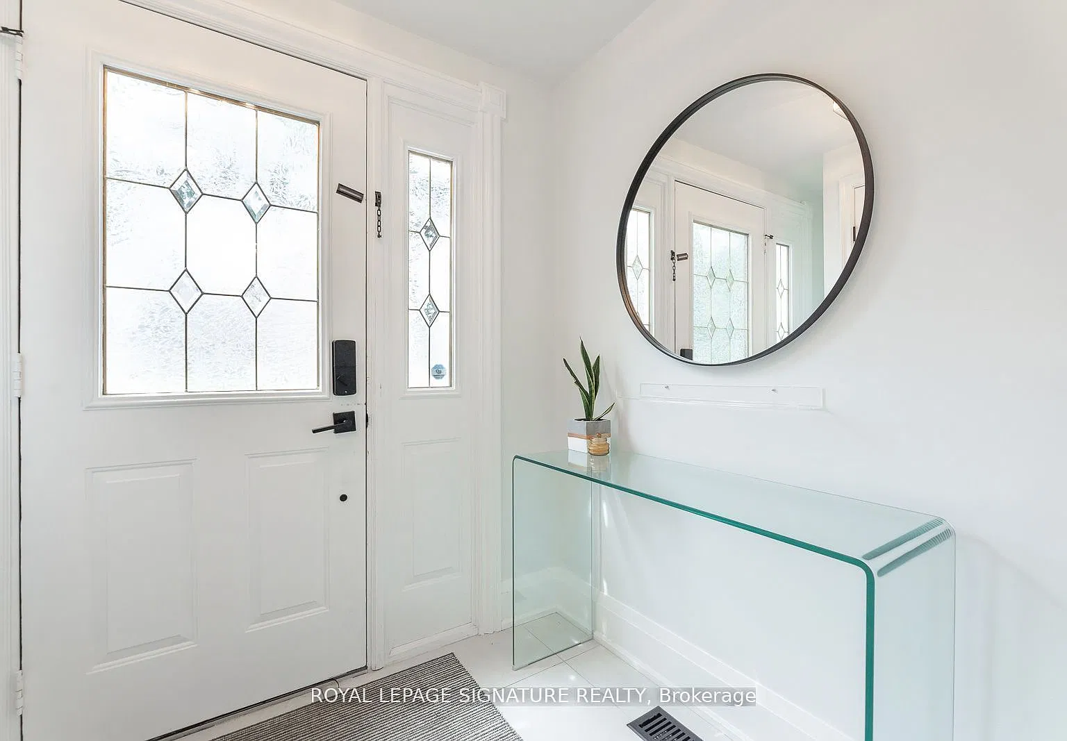4 bed, $6,000 — Photo 3