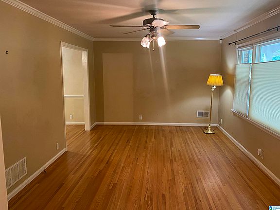 5th image of 850 Sherman Oaks Dr
