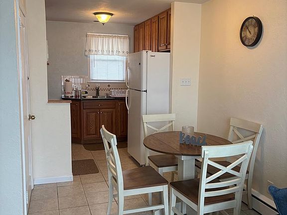 2nd image of 5805-B Seaview Ave