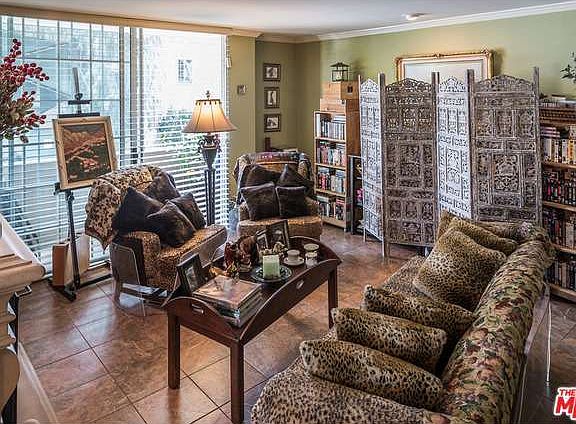 3rd image of 8474 Romaine St APT 104