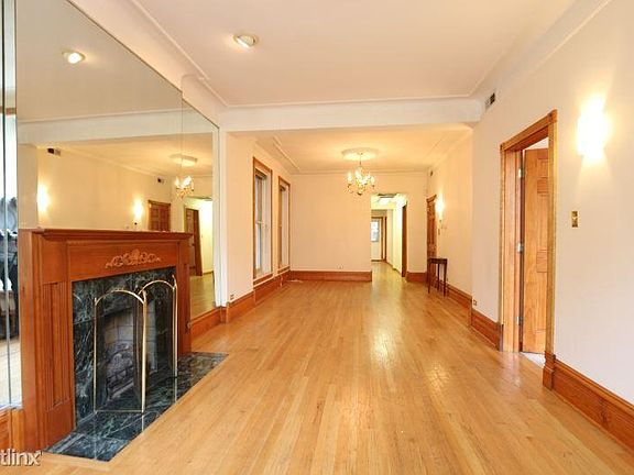 4th image of 1257 W Flournoy St #2F
