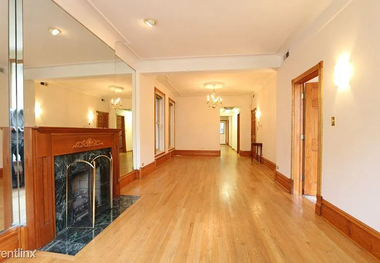 1257 W Flournoy St #2F — Photo 4