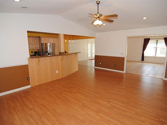 5th image of 11112 Pine Hill Dr