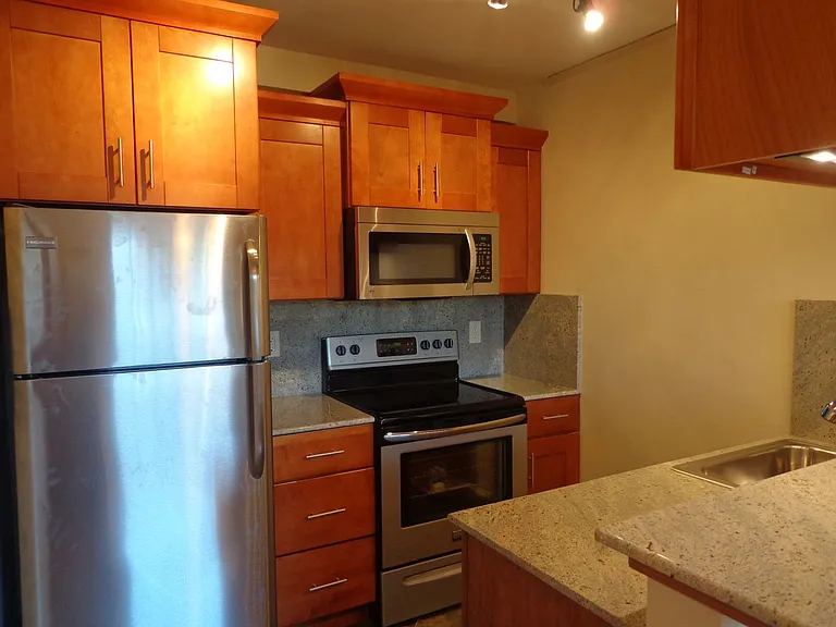 Bryant Apartments — Photo 41