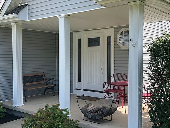 3rd image of 5198 Hanover Dr
