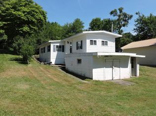60750 Lilly Lake Dr, Jones, MI 49061