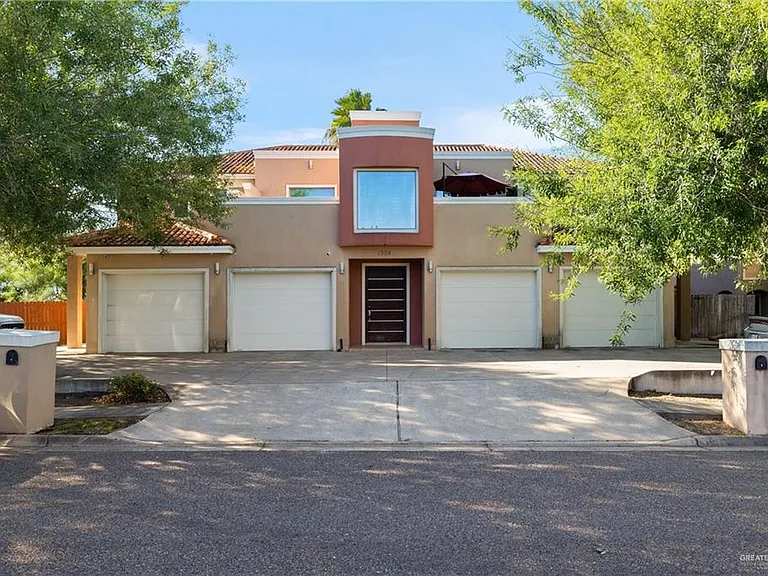 1304 E Pineridge Ave #B — Photo 1