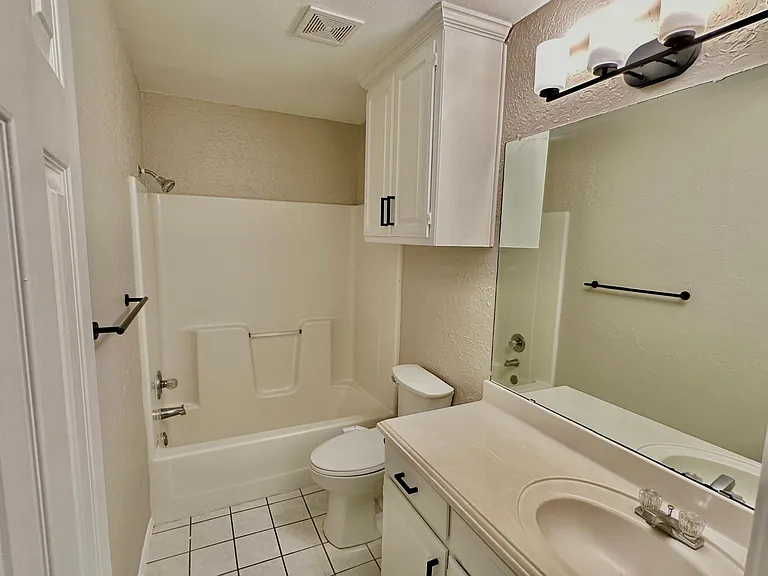 8804 Racquet Club Dr — Photo 4