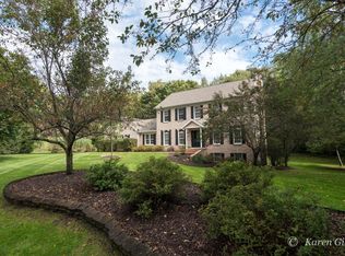 554 Roundtree Ln NE, Ada, MI 49301