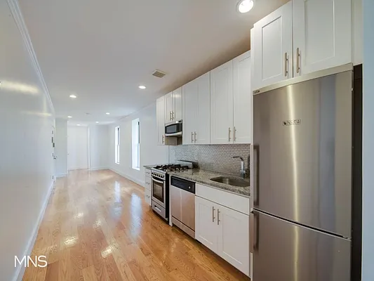 Rented by MNS Marketing | media 2