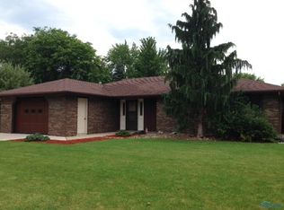 1117 Clover Rd, Bryan, OH 43506