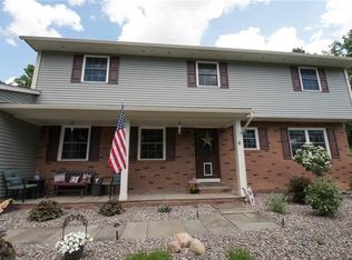 6 Huntington Ln, Camillus, NY 13031