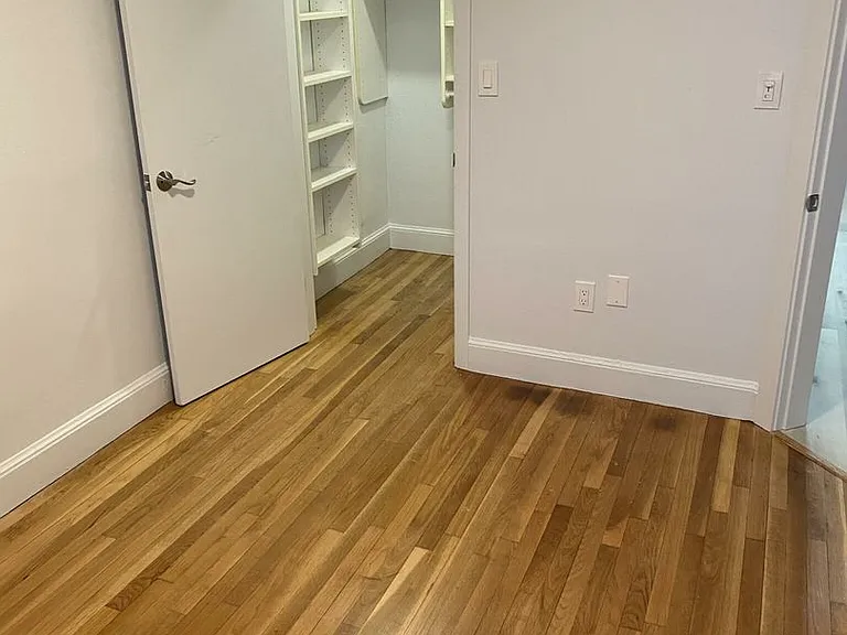 49 Westland Ave #18R — Photo 4