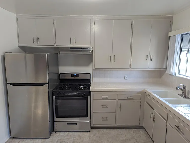 5115 Colfax Ave #10 — Photo 2