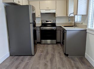 215 SW Kalmia St APT D, Junction City, OR 97448