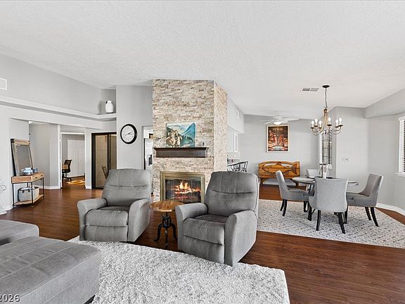 3rd image of 440 America Ct