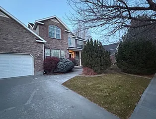 166 Woodhaven Ln — Photo 2