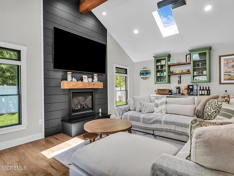 2411 Fairview Dr — Photo 11