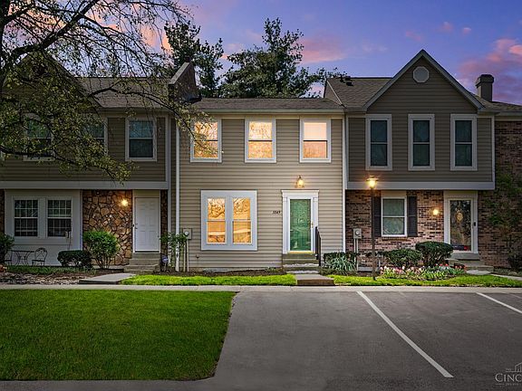 2nd image of 1049 Stratford Ct