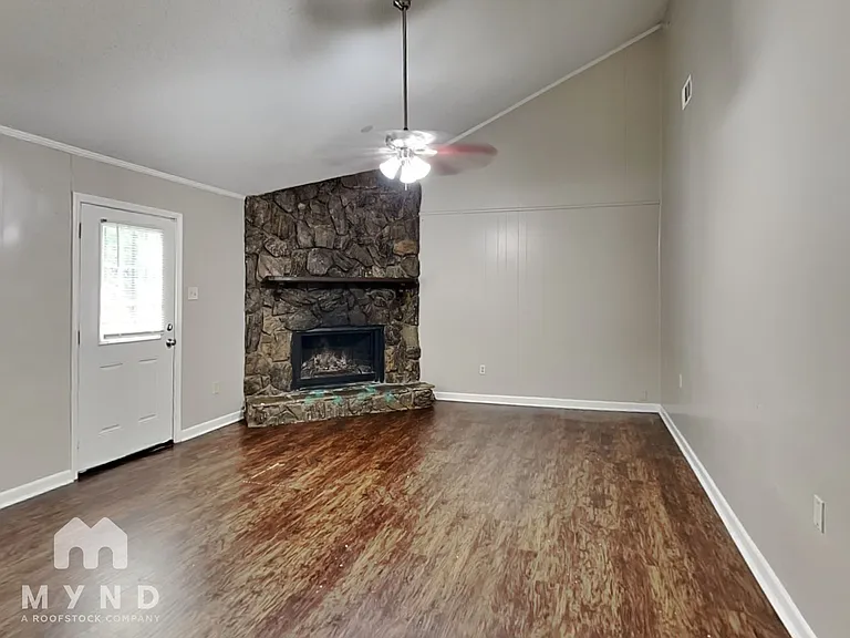 2406 Jenwood St — Photo 5