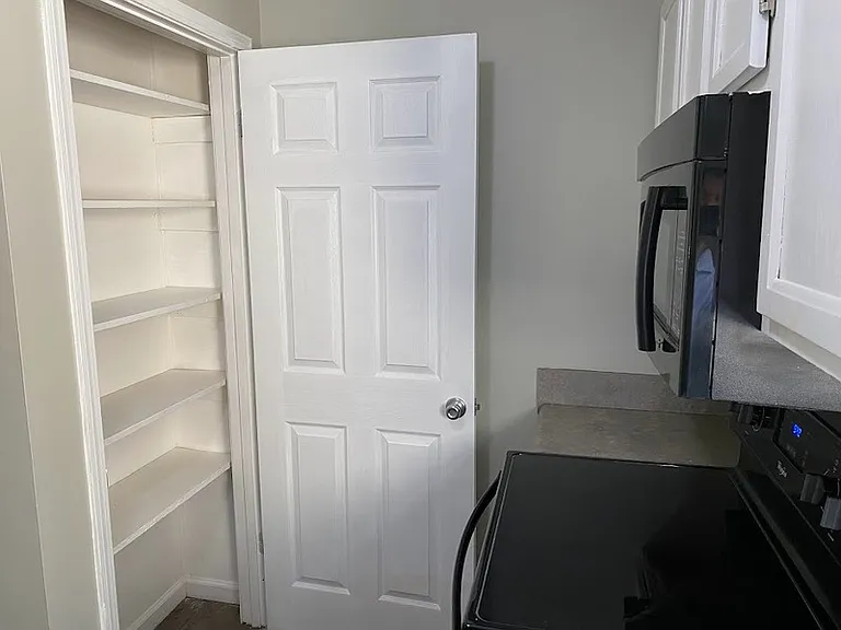448 Oakland Rd #1 — Photo 4