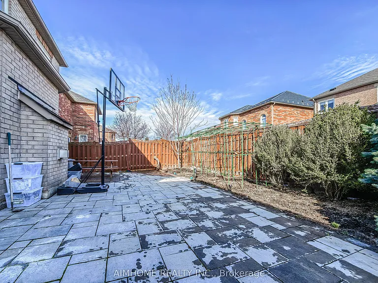 16 Chasser Dr — Photo 32