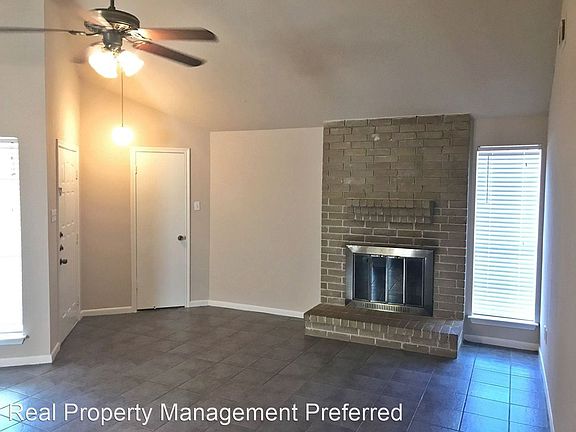 2nd image of 17515 Glenmorris Dr