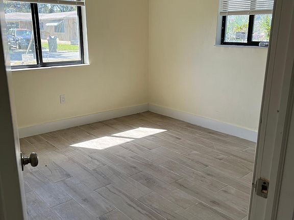 3rd image of 1245 NE 136th Ter Unit 1
