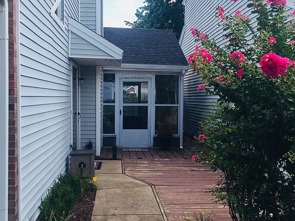 2nd image of 5939 Foxfield Dr
