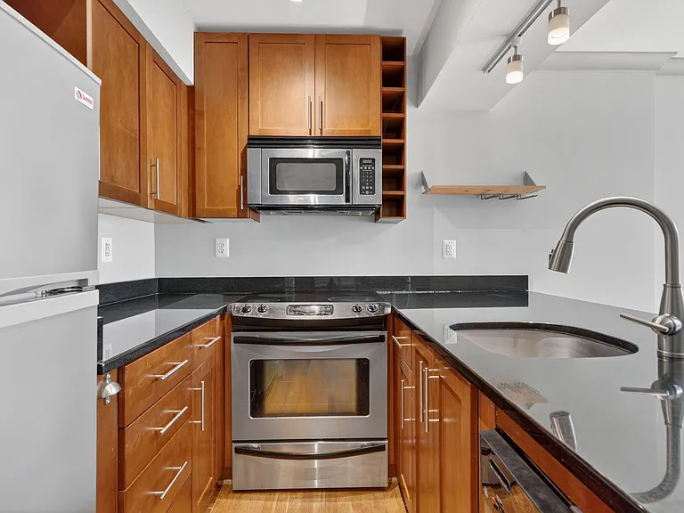 1361 K St SE #303 — Photo 5