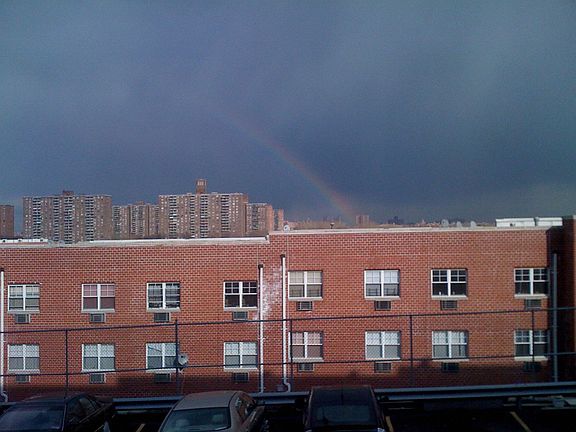 5th image of 822 Bryant Ave