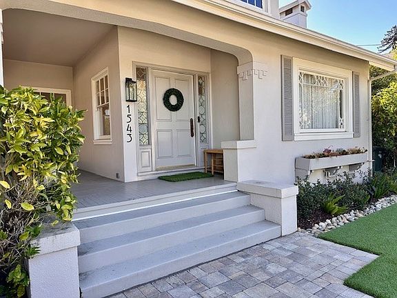 3rd image of 1543 Cypress Ave