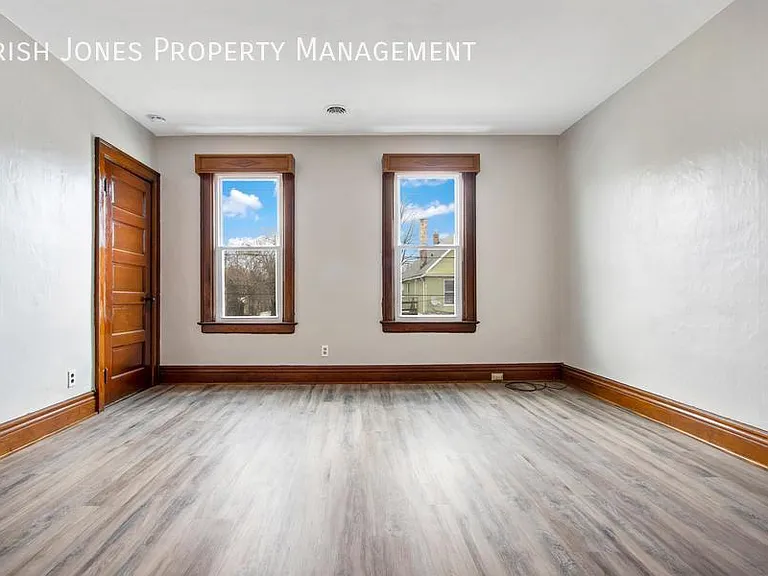134 Peter St #UPPER — Photo 7