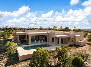 9 Tamarisk Trl, Santa Fe, NM 87506