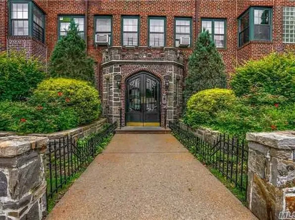 9411 69th Ave APT 309, Forest Hills, NY 11375