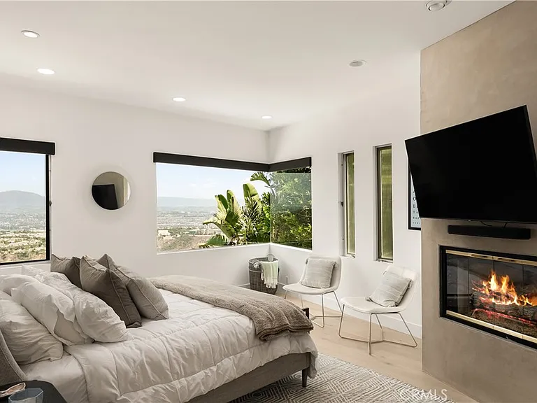 3230 Tyrol Dr — Photo 3