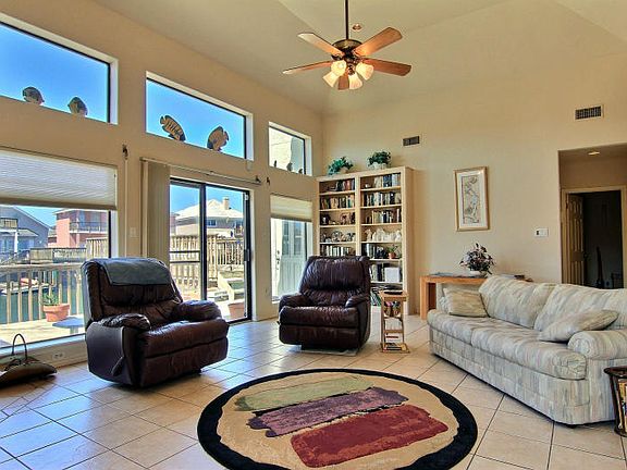 4th image of 15321 Cartagena Ct