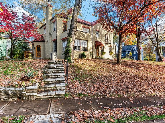 Exterior - Front Steps
