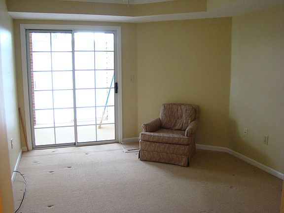 2nd image of 102 Mason Pointe