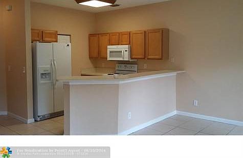 4th image of 2358 Coral Springs Dr #9