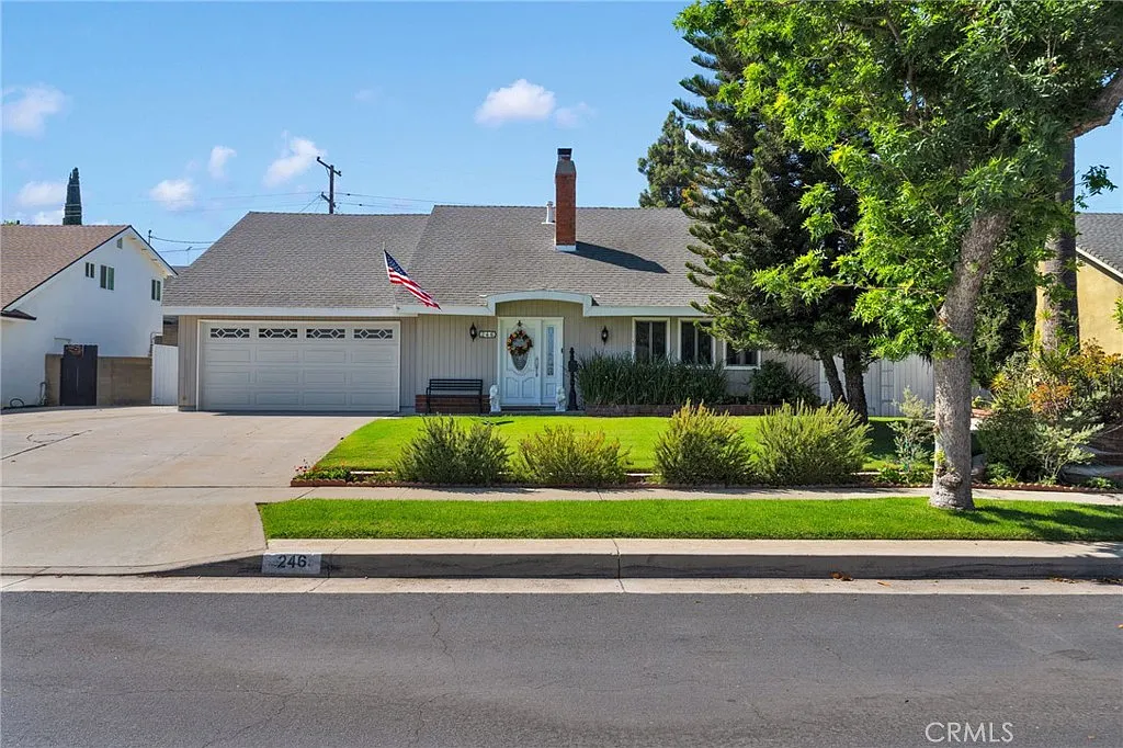 3 bed, 1878 sqft, $3,800 — Photo 2