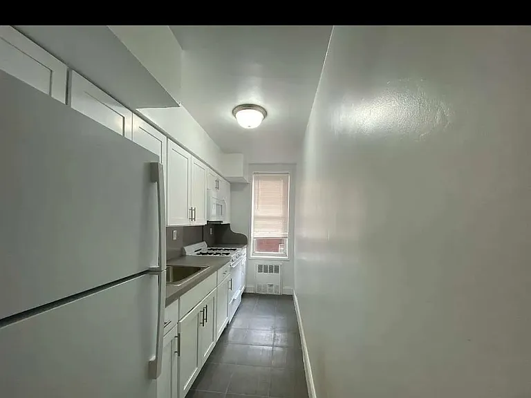 4110 Bowne St #2H — Photo 7