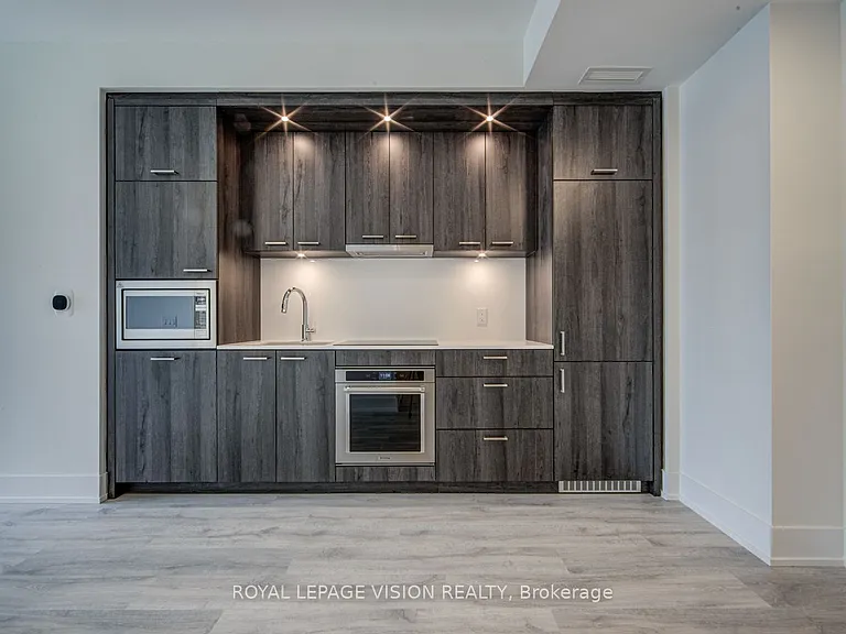 858 Dupont St #526 — Photo 5