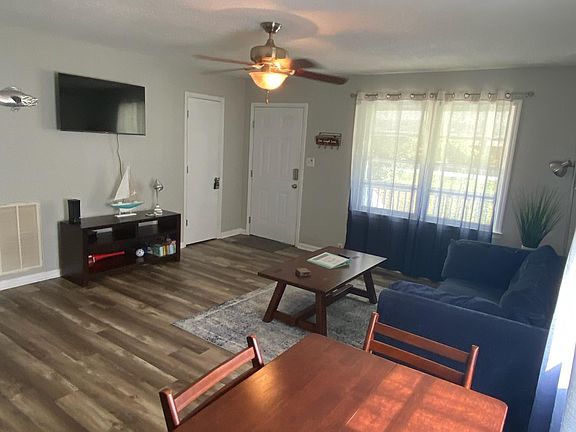3rd image of 123 Lakewood Dr